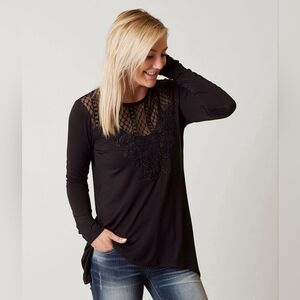 Black Sharktooth Hem Top Daytrip Size L